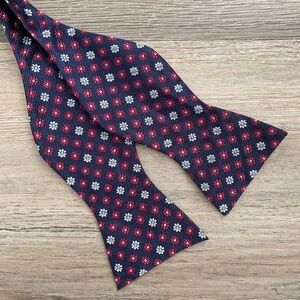 IZOD Blue Floral Silk Self-Tie Bow Tie Red Silver Flowers Adjustable